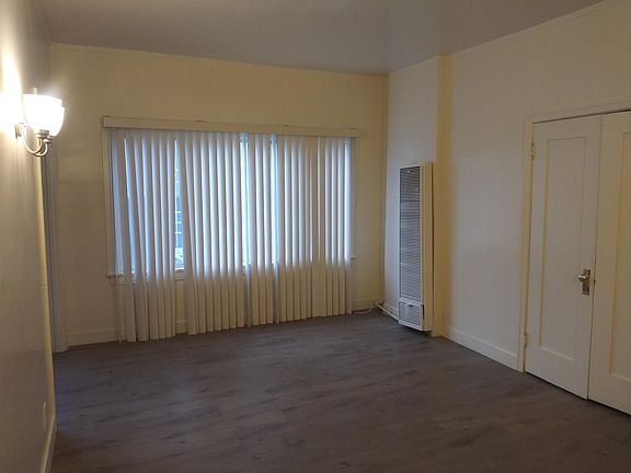 5th image of 1932 W 25th St APT 19