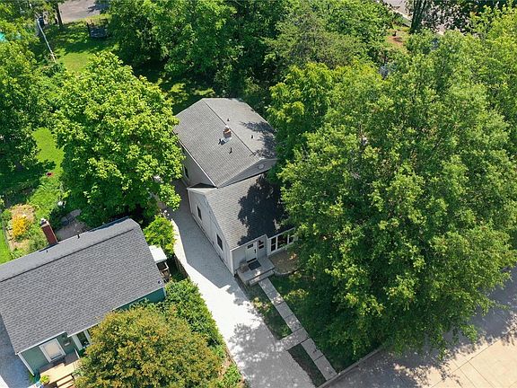 4th image of 810 Evans Ave