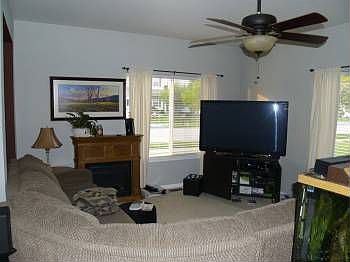 2nd image of 958 Shoreline Dr