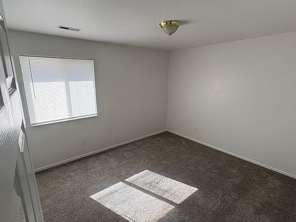 3rd image of 108 W Baldwyn Dr