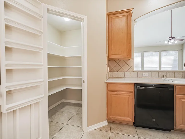 15810 Cypress Hall Dr — Photo 20