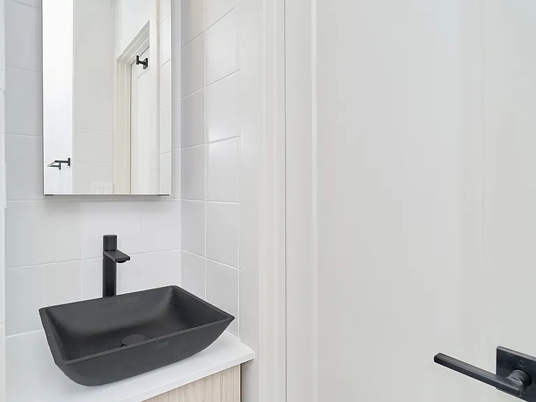 208 E 6th St #39 — Photo 5