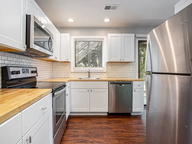 2561 Burton St SE #2561 — Photo 8