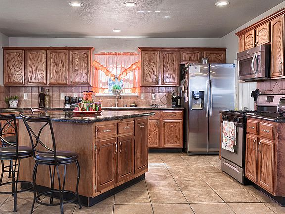2nd image of 3928 Tierra Aurora Dr