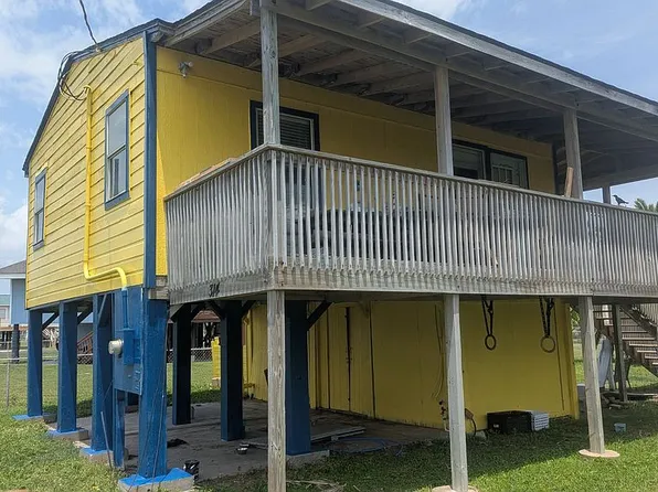 314 Oyster St, Surfside Beach, TX 77541