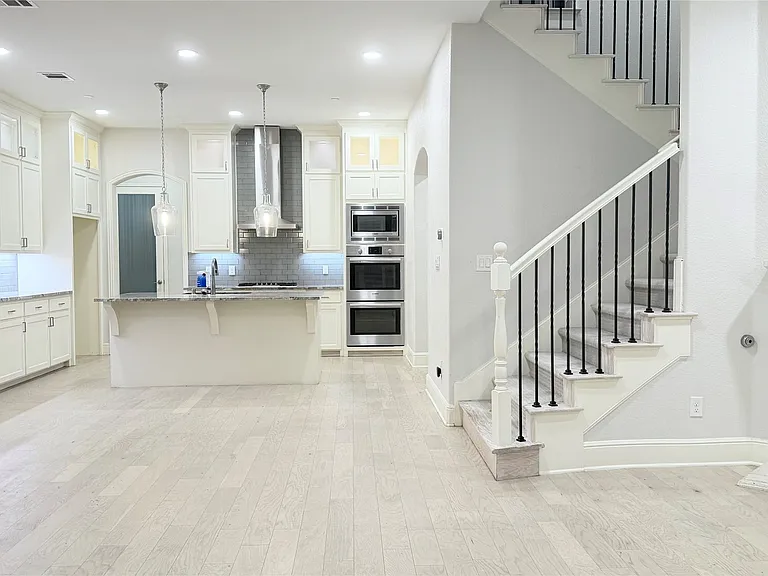 7525 Renaissance Blvd — Photo 13