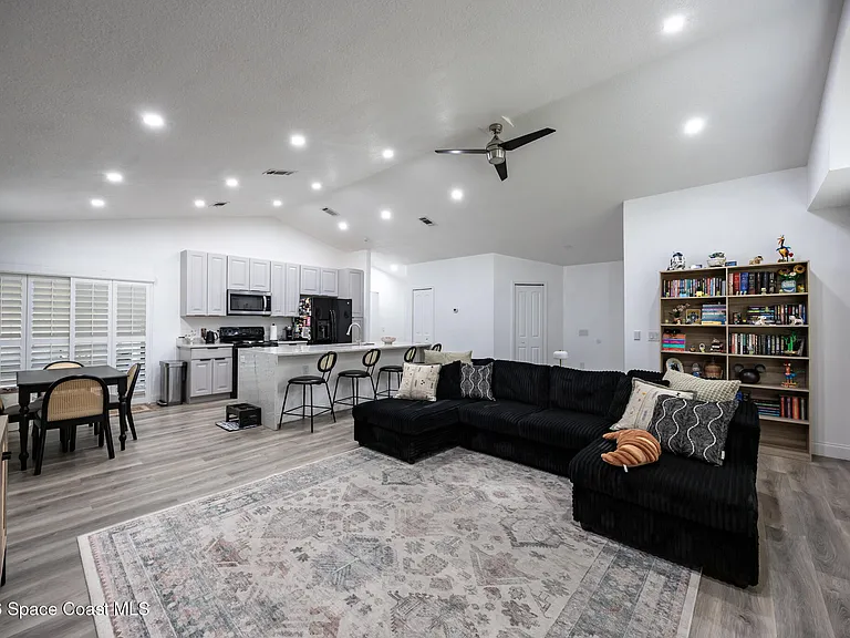 6655 Corto Rd — Photo 25