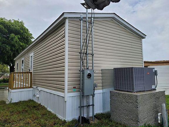 3rd image of 802 Cypress Ln #112