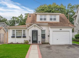 19 Highland Ave, East Rockaway, NY 11518