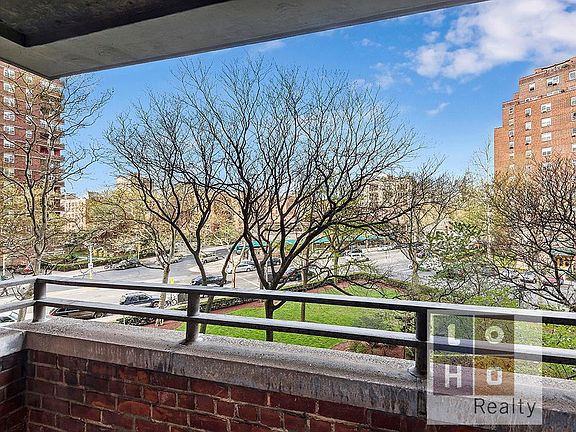 4th image of 570 Grand St APT H306