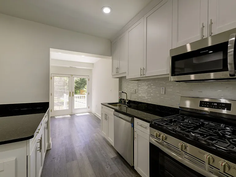 514 Missouri Ave NW — Photo 13