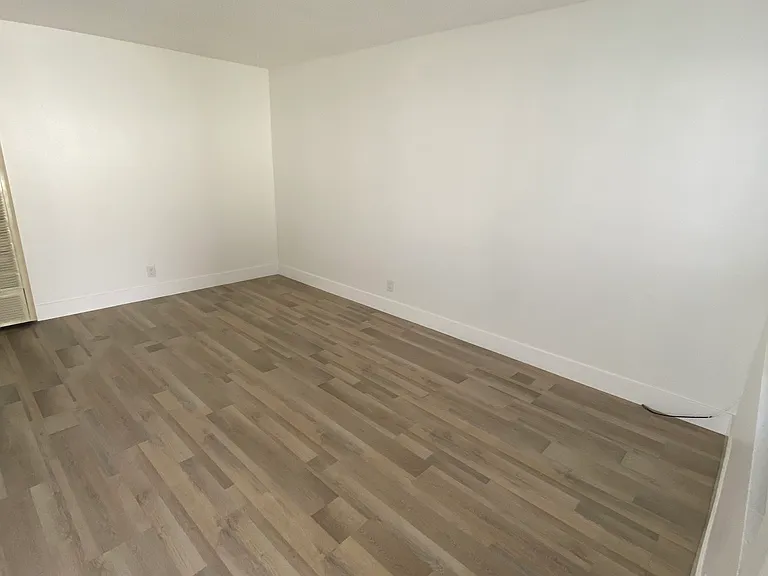 8421 Cedartree Rd #B — Photo 4