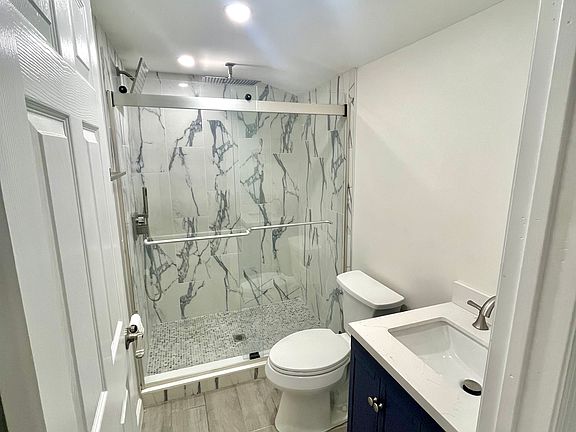 4th image of 38 51st St #1