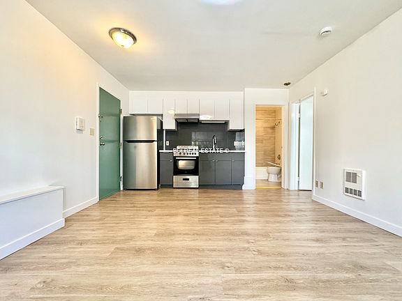 4th image of 5522 California St #C