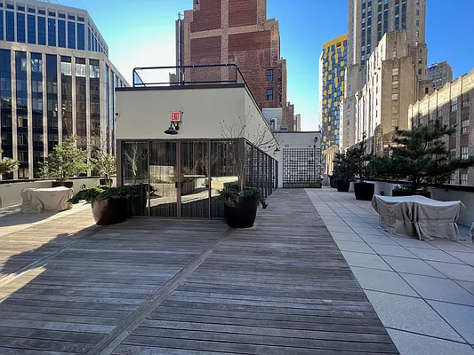 Rented by Gulia Wang, LREB | media 22