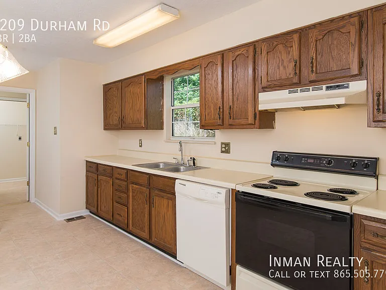 1209 Durham Rd — Photo 9
