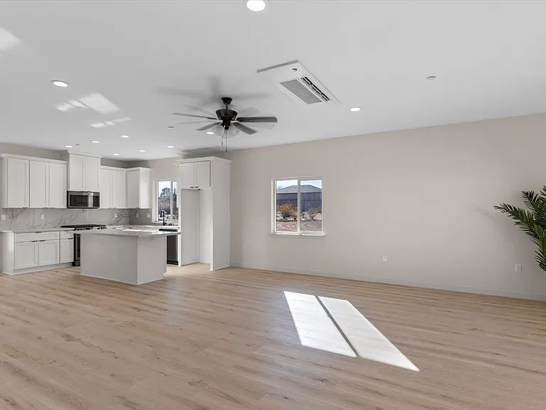 10094 Joshua Blvd — Photo 4