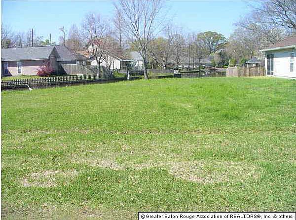 2nd image of Ronald Rd