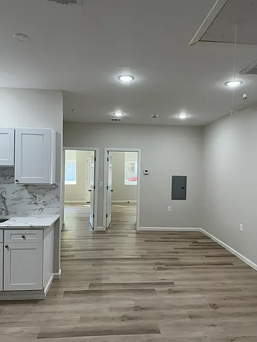 4th Street building Photo 1