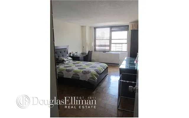 Rented by Douglas Elliman | media 20