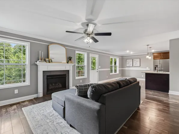 143 Sycamore Hill Dr, Clarksville, TN 37042