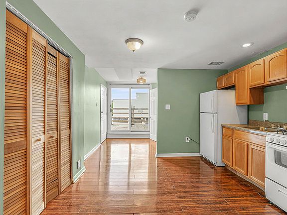 4th image of 909 S 21st St #3