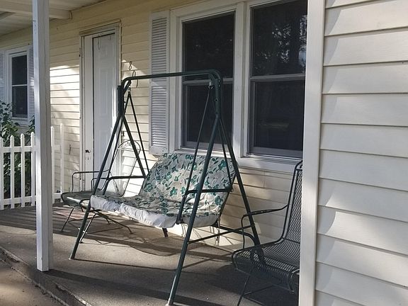 3rd image of 801 Fowler Dr