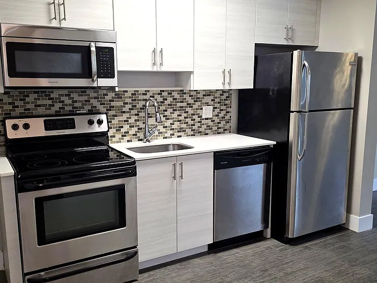 115 Menores Ave #7 — Photo 2