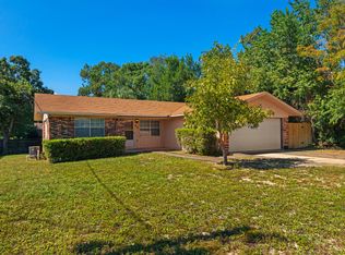 77 5th St, Shalimar, FL 32579