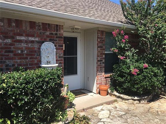 2nd image of 1007 Teresa Ct