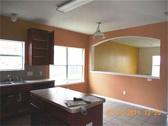 4th image of 9610 Blue Bonnet Dr