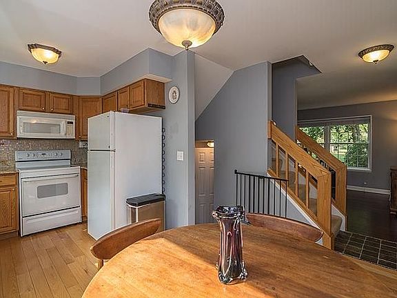 3rd image of 2919 Whittier Ct