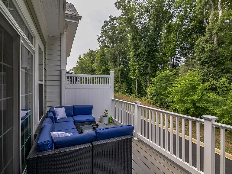 392 Buckeye Cir — Photo 13