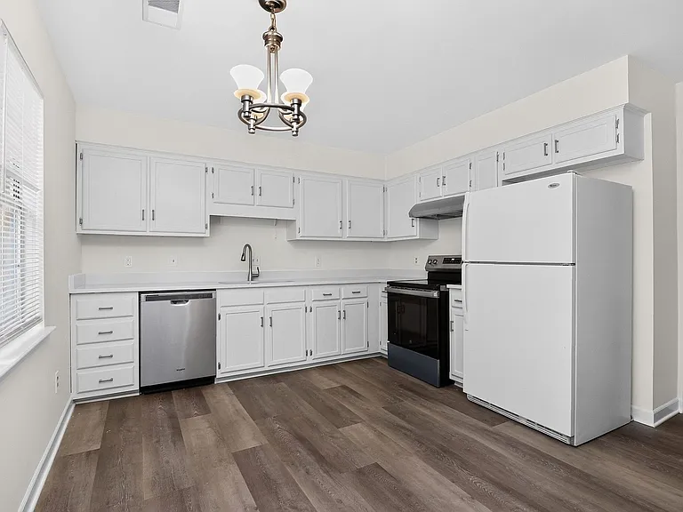 101 Cabell Way — Photo 8