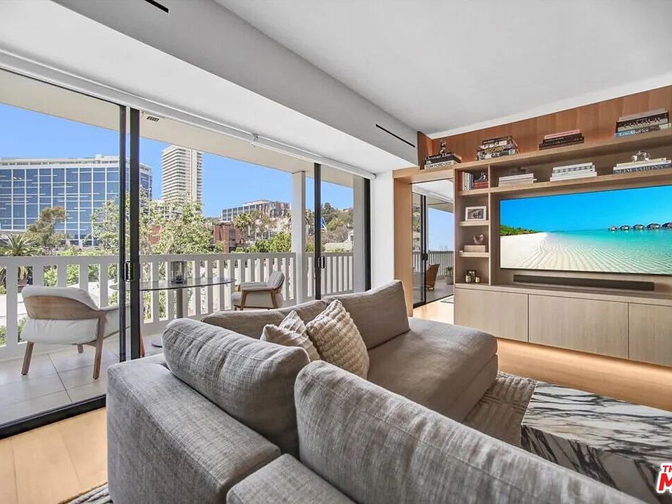 1st image of 999 N Doheny Dr APT 512