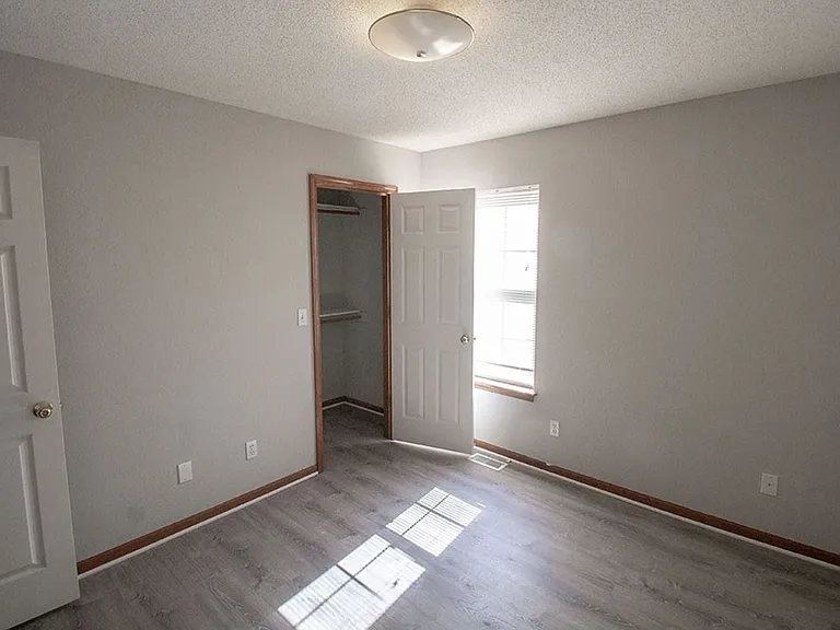 1316 Valley Creek Ln — Photo 22