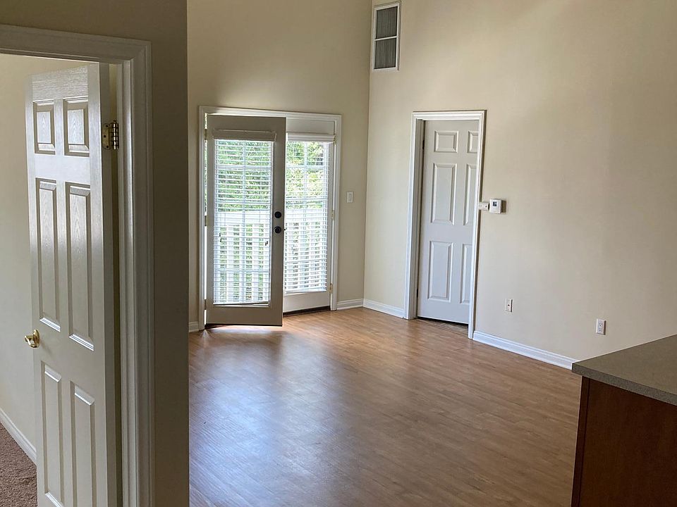 1st image of 14423 Weddington St #4