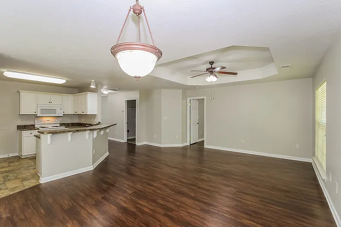 3 bed, 2.0 bath, 1344 sqft, $1,545 — Photo 3