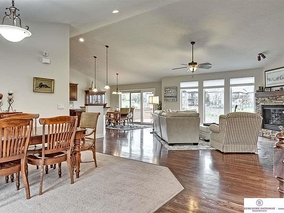 5th image of 3928 S 184th Ave