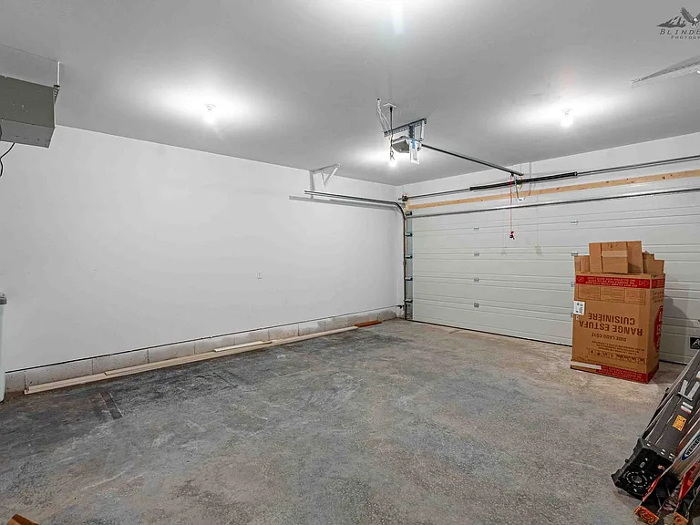 725 W Briar Dr — Photo 18