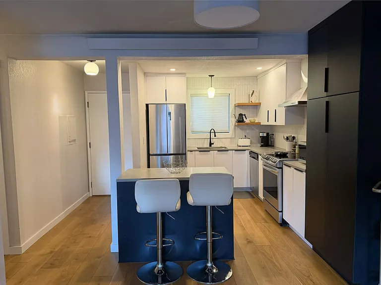 210 Boylston Ave E #205 — Photo 2