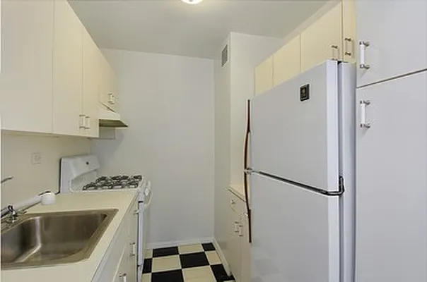 Sold by Citi Habitats | media 11