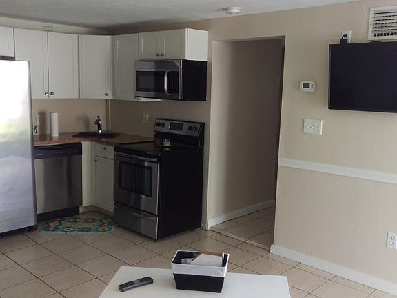 3rd image of 2049 Couver Dr