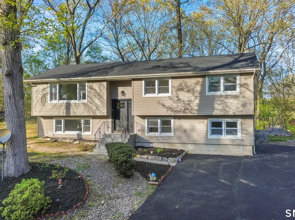 30 Patricia Court, Ledyard, CT 06335