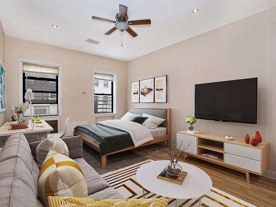 2nd image of 230 E 52nd St APT 4B