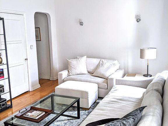 3rd image of 237 S Elm Dr APT 3