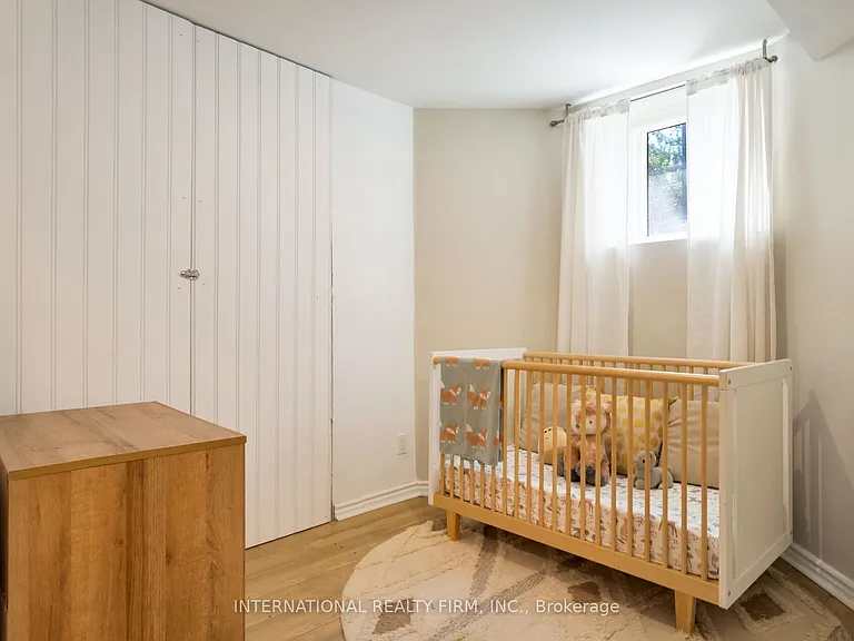 319 Markham St — Photo 10