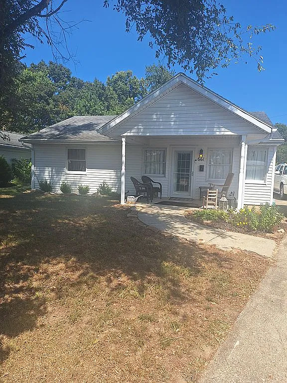 661 Salisbury Rd photo 1