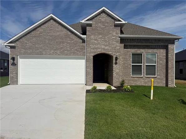 1021 Thornwood Pl, Bentonville, AR 72713