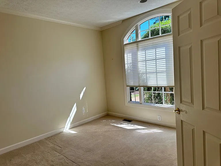 105 Cedar Rock — Photo 6